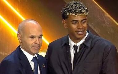 凯恩不激活解约条款，世界杯后与拜仁谈续约