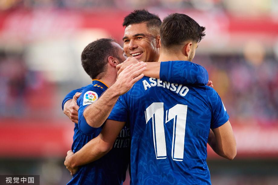 曹法尔：我为西汉姆踢球5年，却只换来了30秒的不续约通知