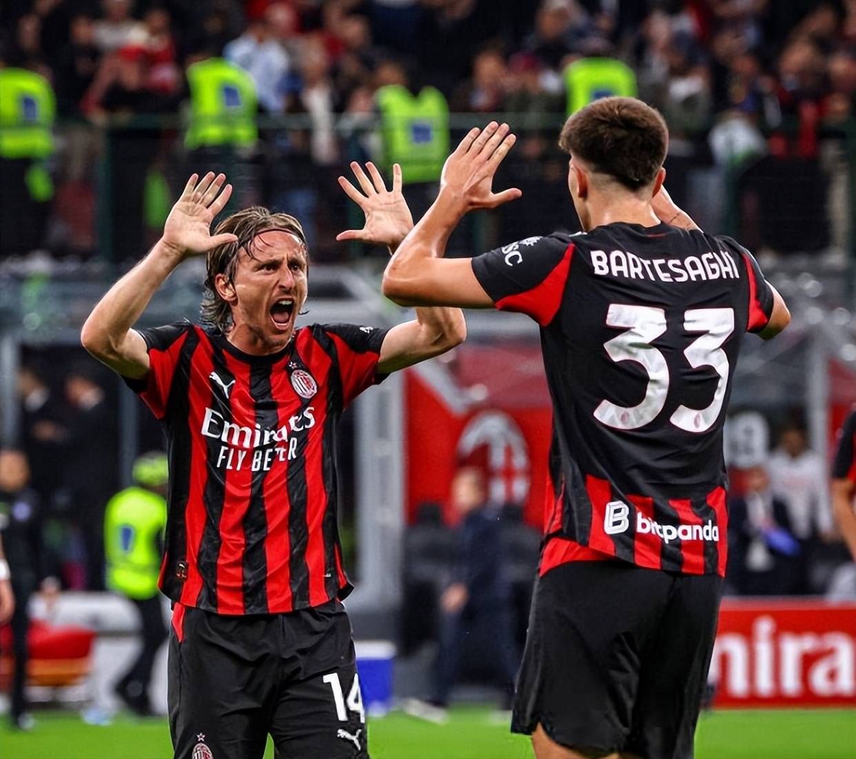 博主：下赛季无缘英博的拉布亚德今日回到基地，将参与训练