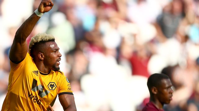 詹姆斯：亚当斯强的离谱，全队人加上教练组、安保才能卡住他