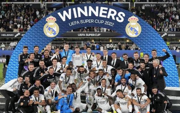 一场4-0！让意甲榜首易主：国米大胜登顶，争冠4强差3分米兰有戏