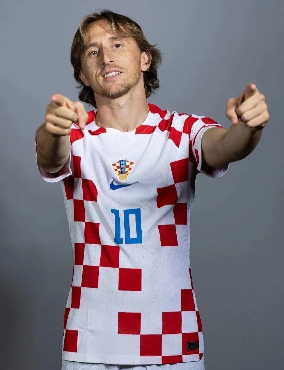 中超联赛11月最佳阵容出炉：法比奥、吴曦、王燊超领衔